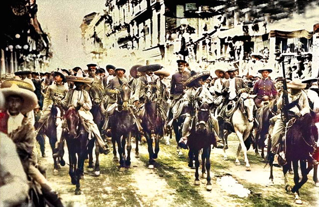 Entrada triunfal en la Ciudad de México de Francisco Villa y Emiliano Zapata. (1914)