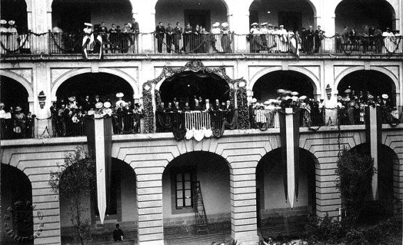 Inauguración de la Universidad Nacional de México (Anfiteatro de la Escuela Preparatoria - 1910)